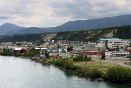 Yukon_River_at_Whitehorse_-b.jpg